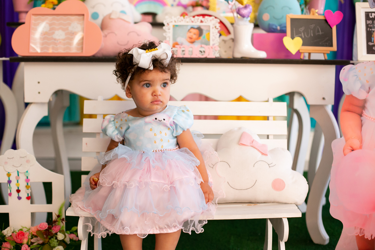 No domingo dia 01 de março, a pequena Lívia comemorou seu primeiro ano de vida. Com sua mãe e seus familiares



Local: Emotion Fest Casa de Festas

Fotografo: Michaell Escouto
