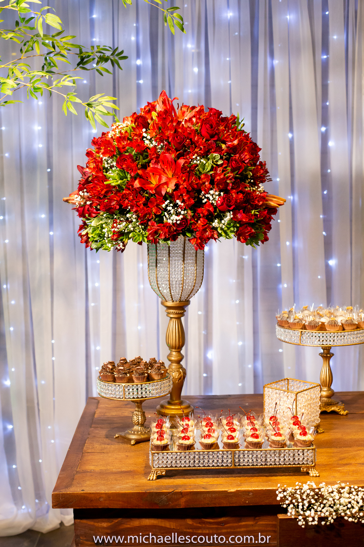 Na primeira sexta-feira do mês de março, a Gabriela celebrou junto dos amigos e familiares a sua conquista.







Local: Marana Festas e Eventos

Fotografo: Michaell Escouto

Assistente: Rodrigo Pacheco
