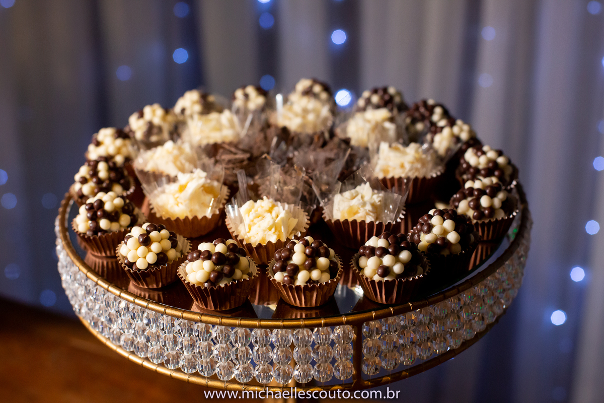 Na primeira sexta-feira do mês de março, a Gabriela celebrou junto dos amigos e familiares a sua conquista.







Local: Marana Festas e Eventos

Fotografo: Michaell Escouto

Assistente: Rodrigo Pacheco
