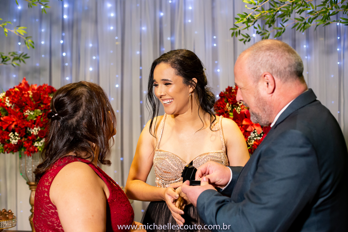 Na primeira sexta-feira do mês de março, a Gabriela celebrou junto dos amigos e familiares a sua conquista.
Bacharel em Direito pela Universidade Metodista IPA
Local: Marana Festas e Eventos
Fotografo: Michaell Escouto
Assistente: Rodrigo Pacheco