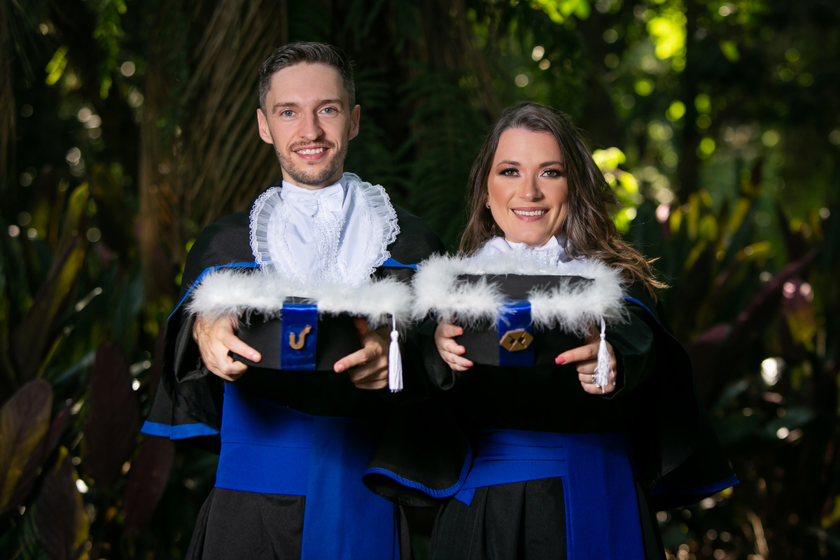 Casal de formandos no Jardim Botânico