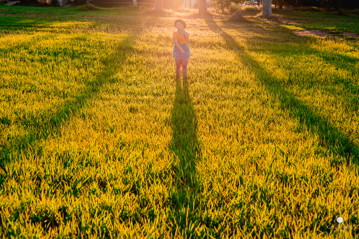 ensaio de menina de aniversario 15 anos em marilia no por do sol