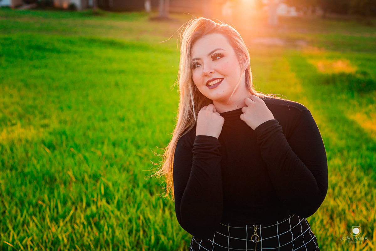 ensaio de menina de aniversario 15 anos em marilia no por do sol