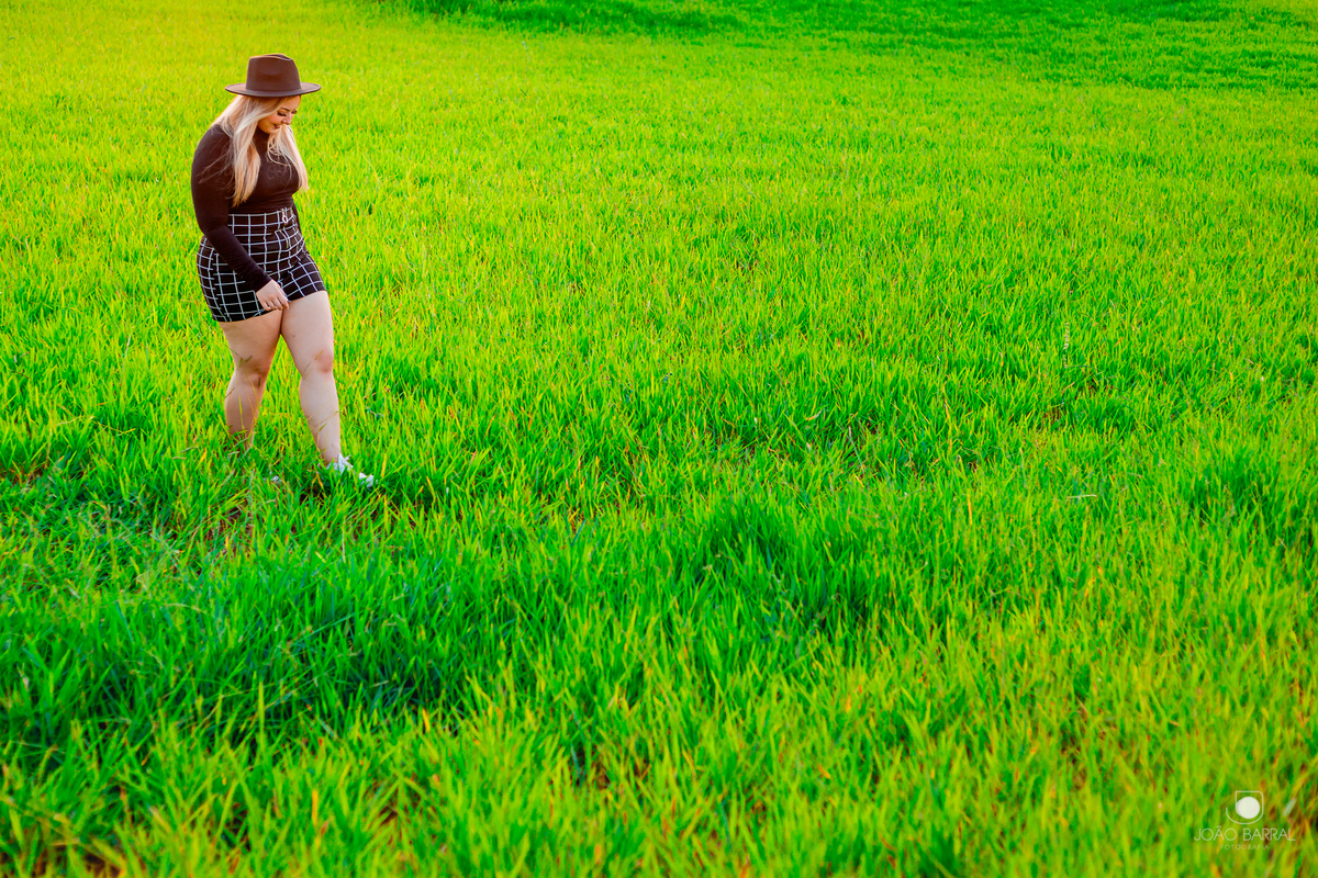 ensaio de menina de aniversario 15 anos em marilia no por do sol