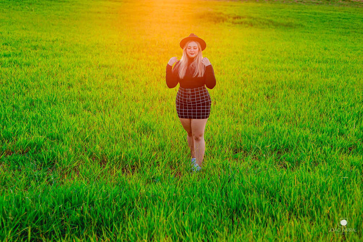 ensaio de menina de aniversario 15 anos em marilia no por do sol