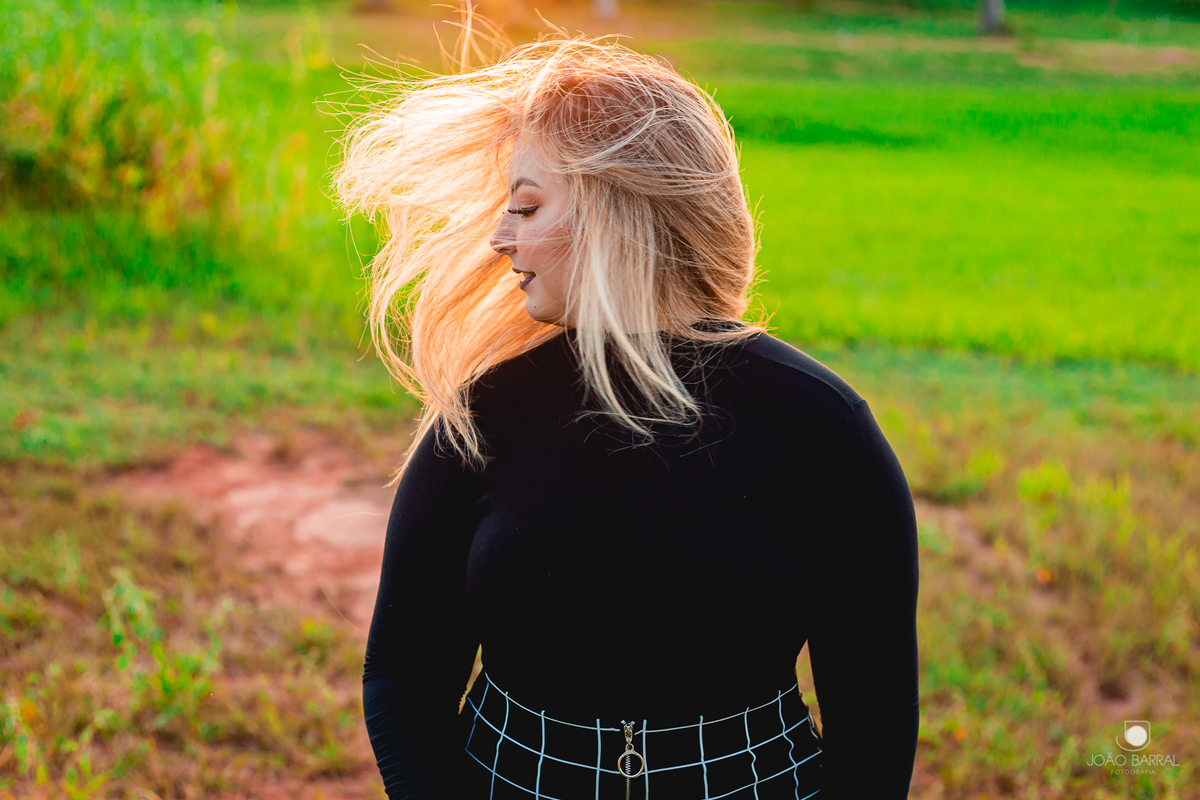 ensaio de menina de aniversario 15 anos em marilia no por do sol