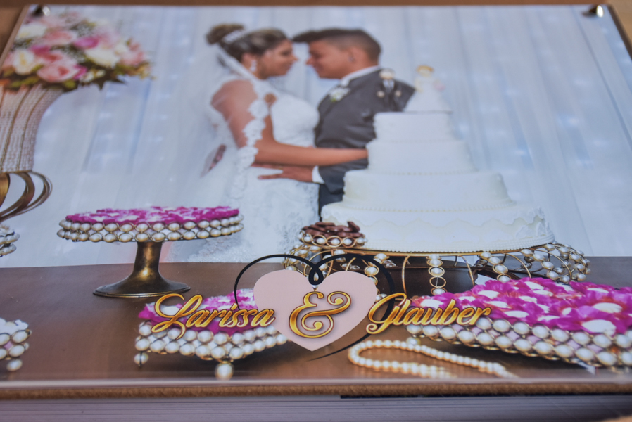 Álbum 24x60  e outros tamanhos, capa em acrílico revestido com tecido e caixa com gravação das iniciais.  