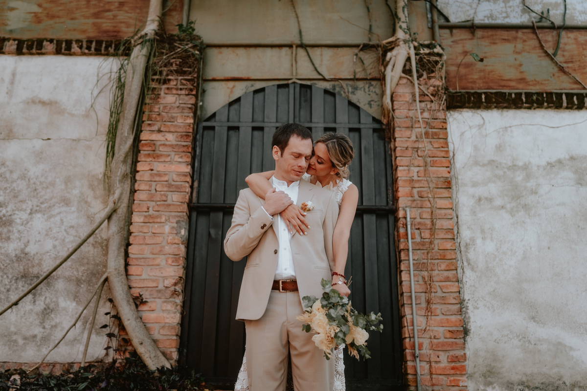 Sesión de novios en su boda de día en San Bernardino Paraguay