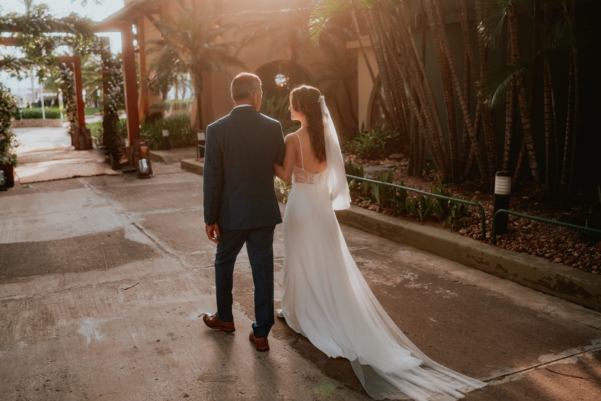 Fotografía de bodas. Fotógrafo de bodas. Boda en San Bernardino. Club Náutico. Paraguay.
David Alvarado Fotografía