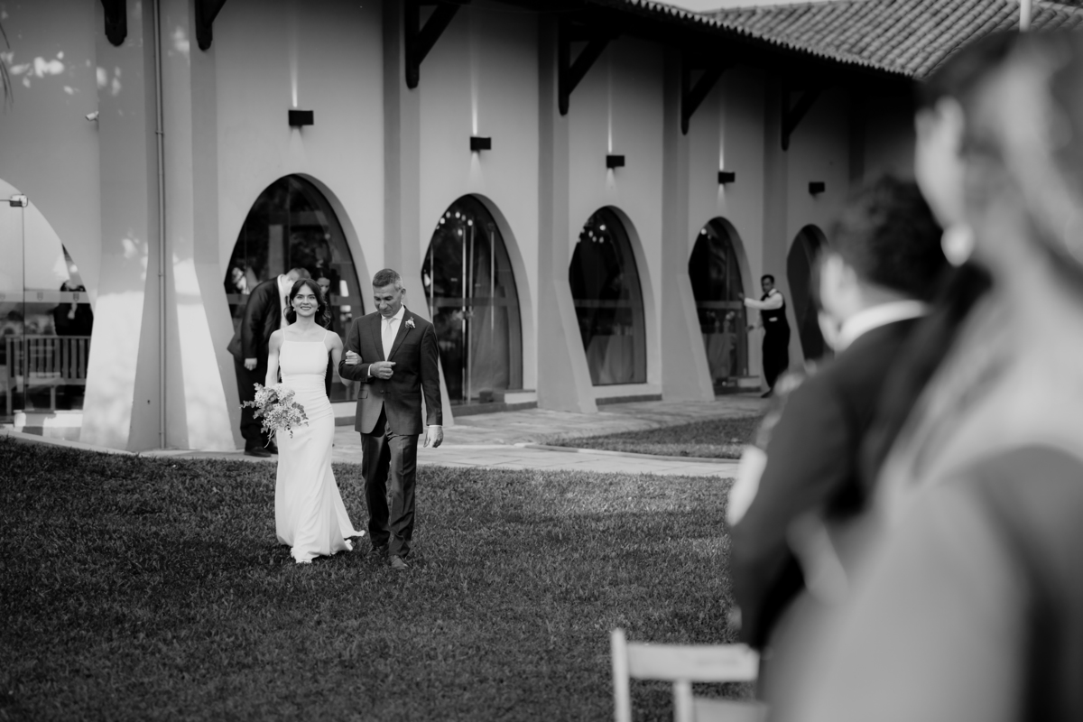 Fotografía de bodas. Bodas frente al lago Ypacarai. Fotógrafo de bodas. Boda en San Bernardino. Club Náutico. Paraguay.
