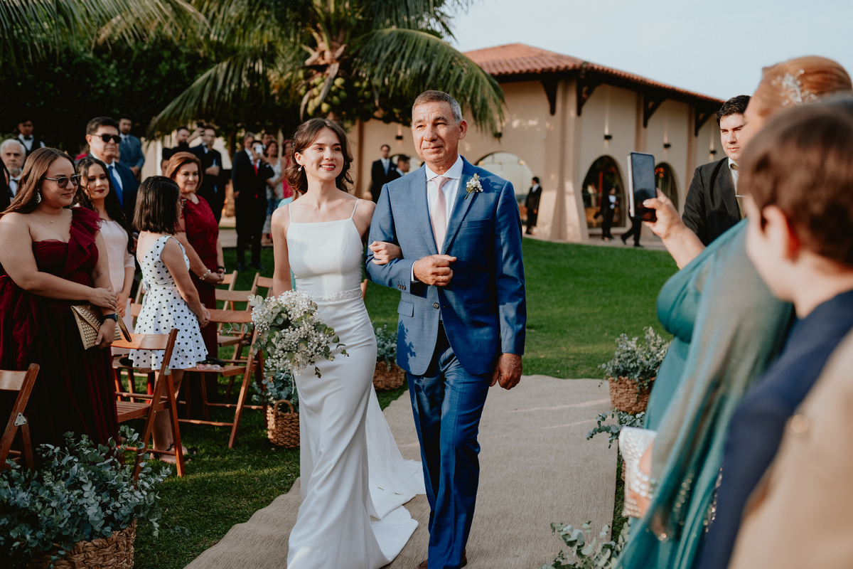 Fotografía de bodas. Bodas frente al lago Ypacarai. Fotógrafo de bodas. Boda en San Bernardino. Club Náutico. Paraguay.