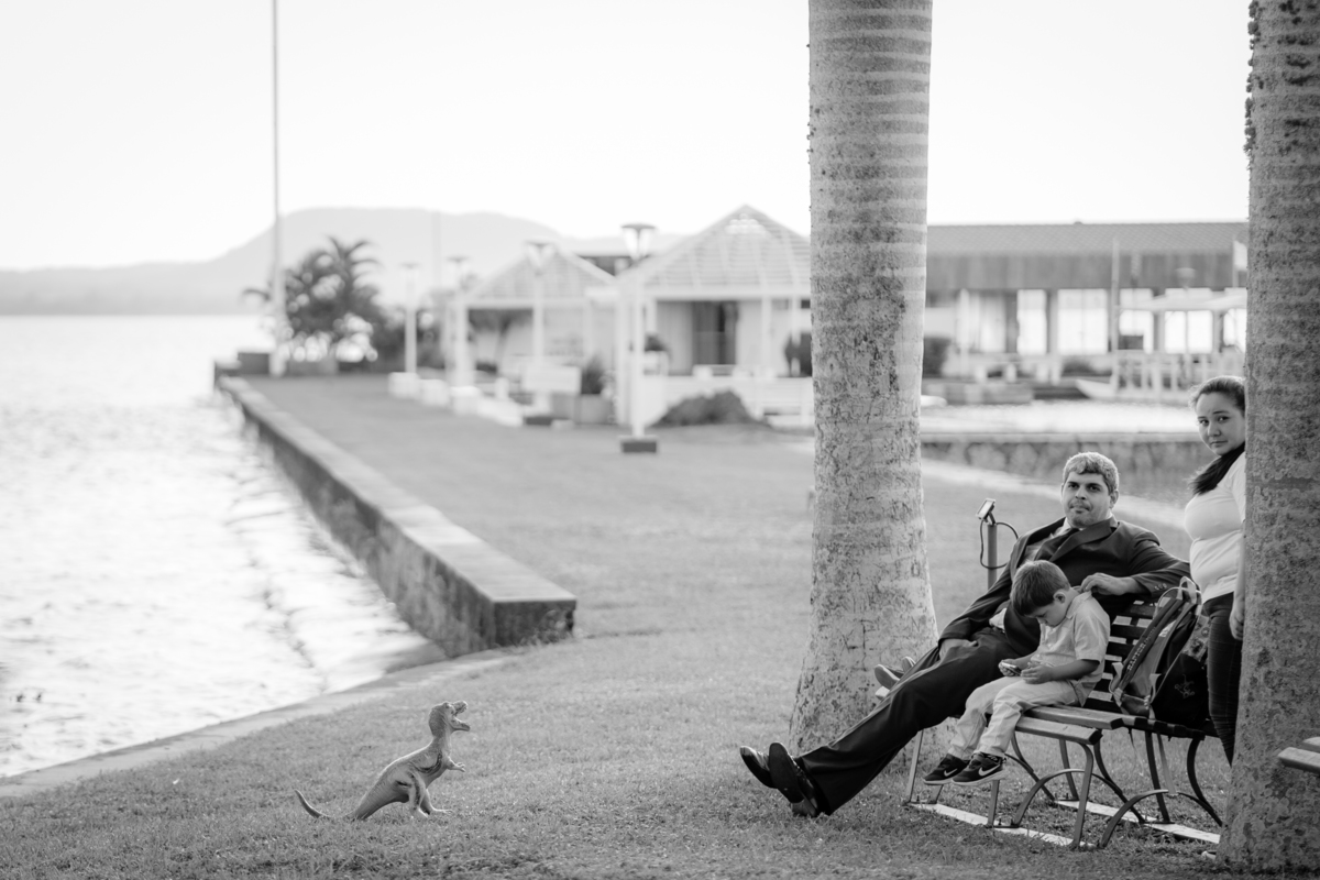 Fotografía de bodas. Bodas frente al lago Ypacarai. Fotógrafo de bodas. Boda en San Bernardino. Club Náutico. Paraguay.
