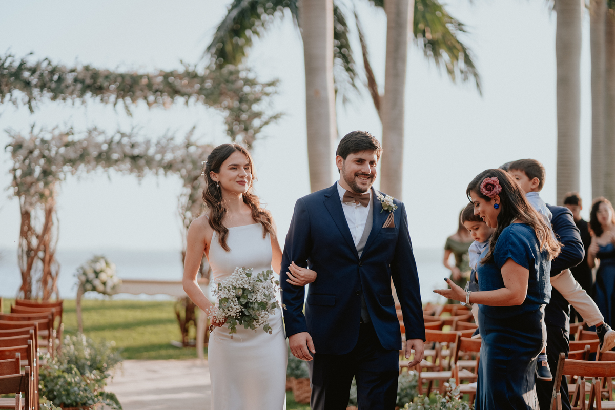 Fotografía de bodas. Bodas frente al lago Ypacarai. Fotógrafo de bodas. Boda en San Bernardino. Club Náutico. Paraguay.