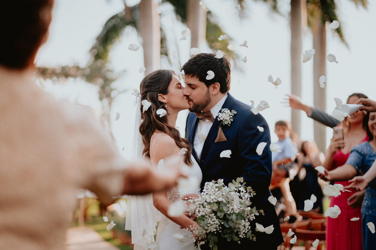 Fotografía de bodas. Bodas frente al lago Ypacarai. Fotógrafo de bodas. Boda en San Bernardino. Club Náutico. Paraguay.