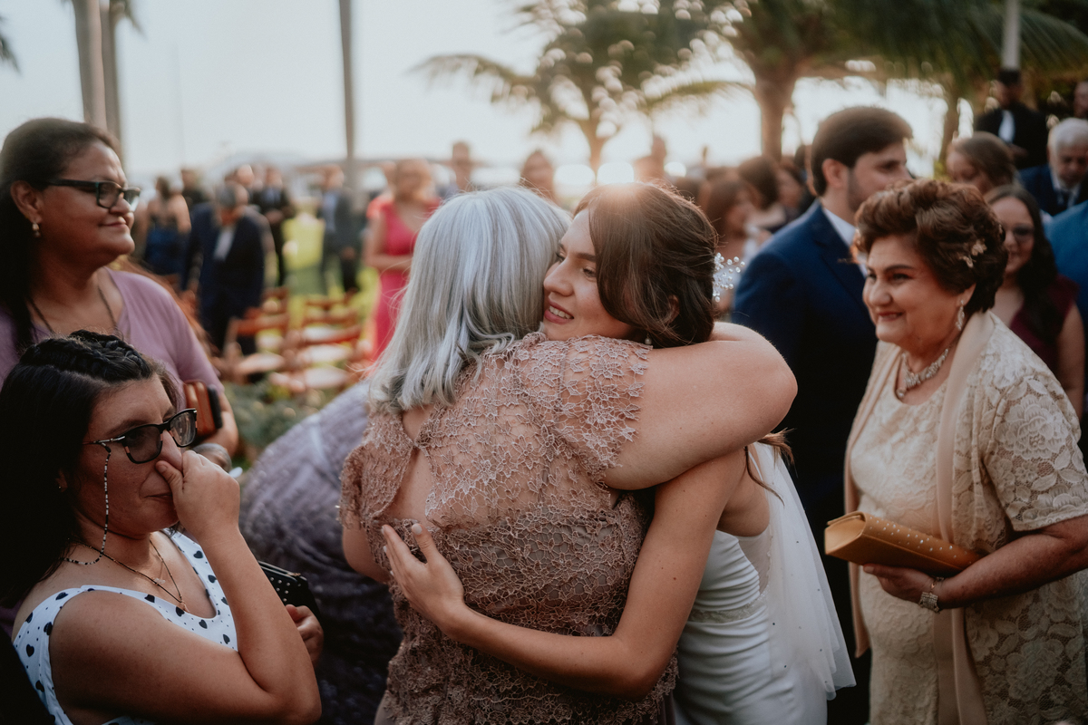 Fotografía de bodas. Bodas frente al lago Ypacarai. Fotógrafo de bodas. Boda en San Bernardino. Club Náutico. Paraguay.