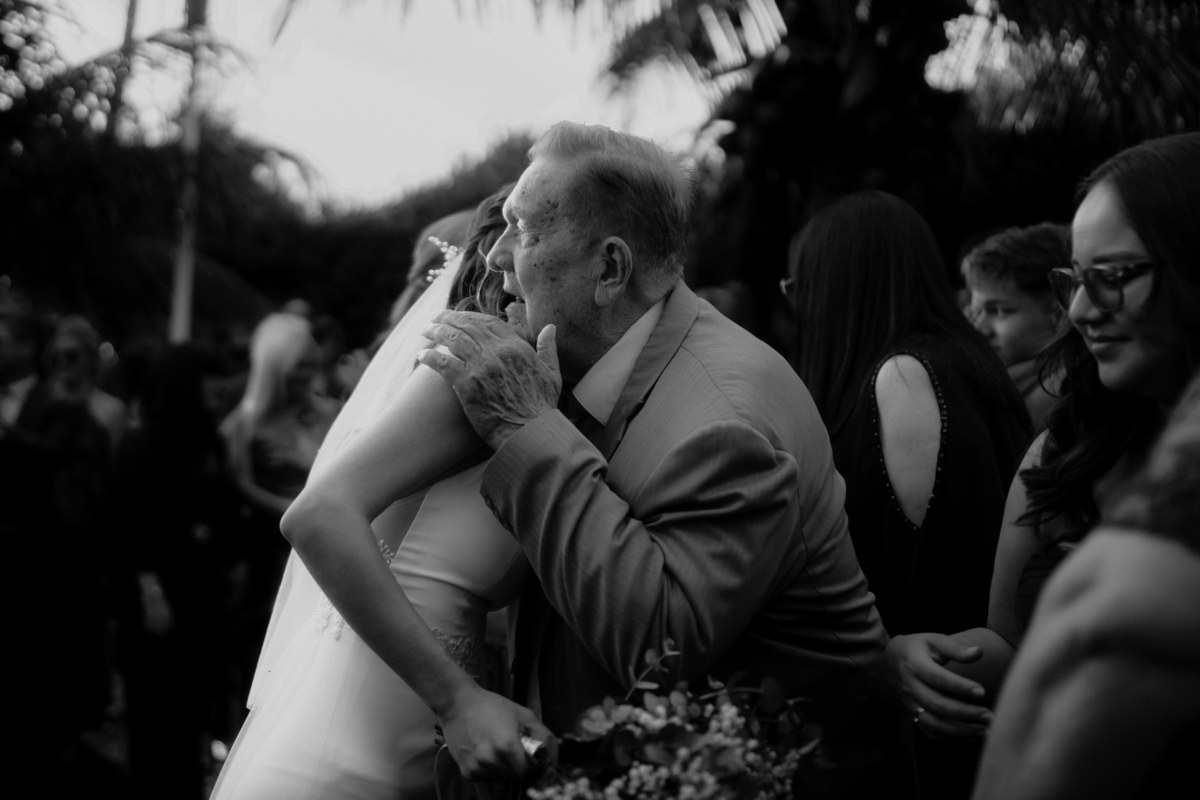Fotografía de bodas. Bodas frente al lago Ypacarai. Fotógrafo de bodas. Boda en San Bernardino. Club Náutico. Paraguay.