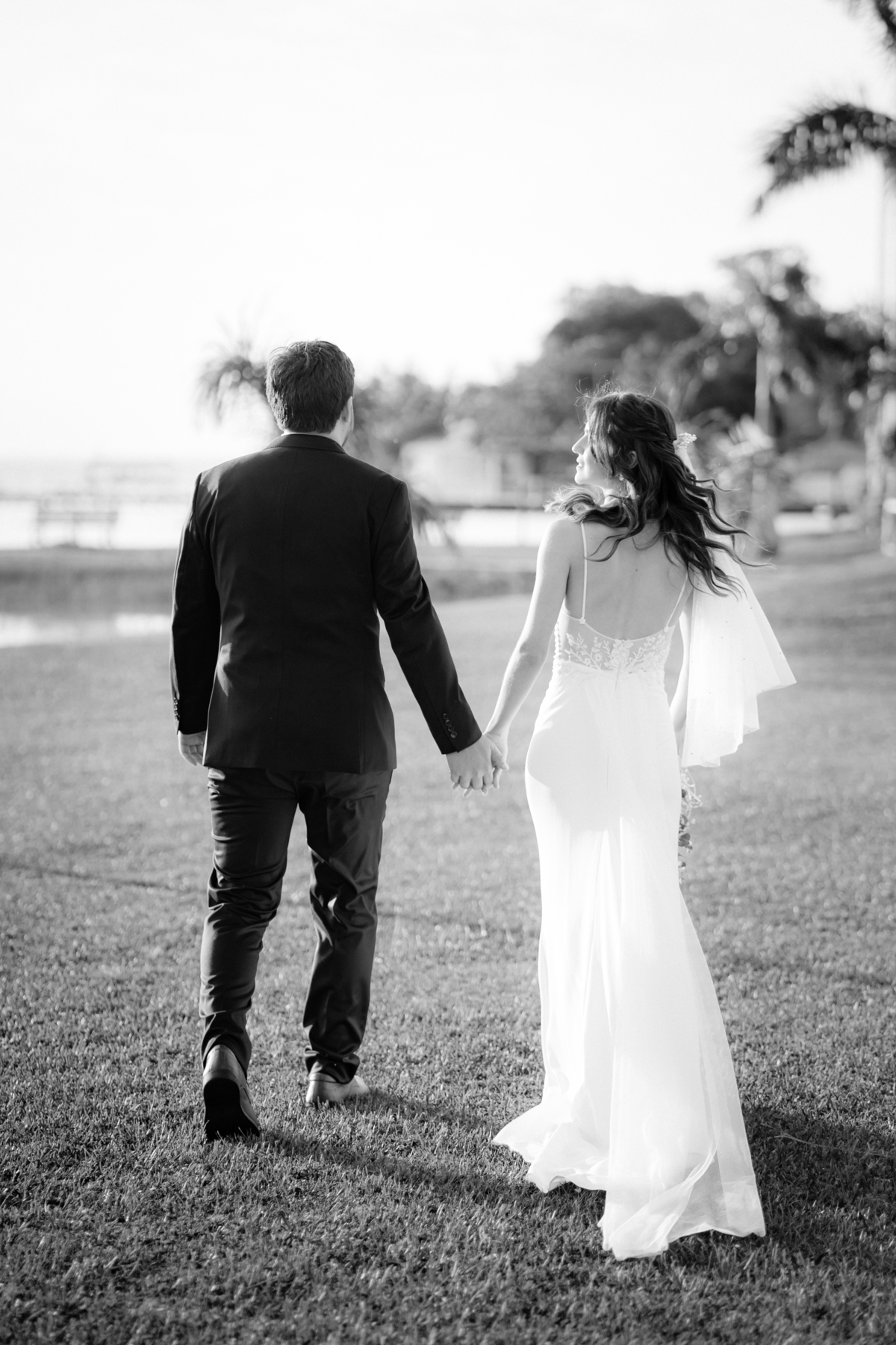 Fotografía de bodas. Bodas frente al lago Ypacarai. Fotógrafo de bodas. Boda en San Bernardino. Club Náutico. Paraguay.
