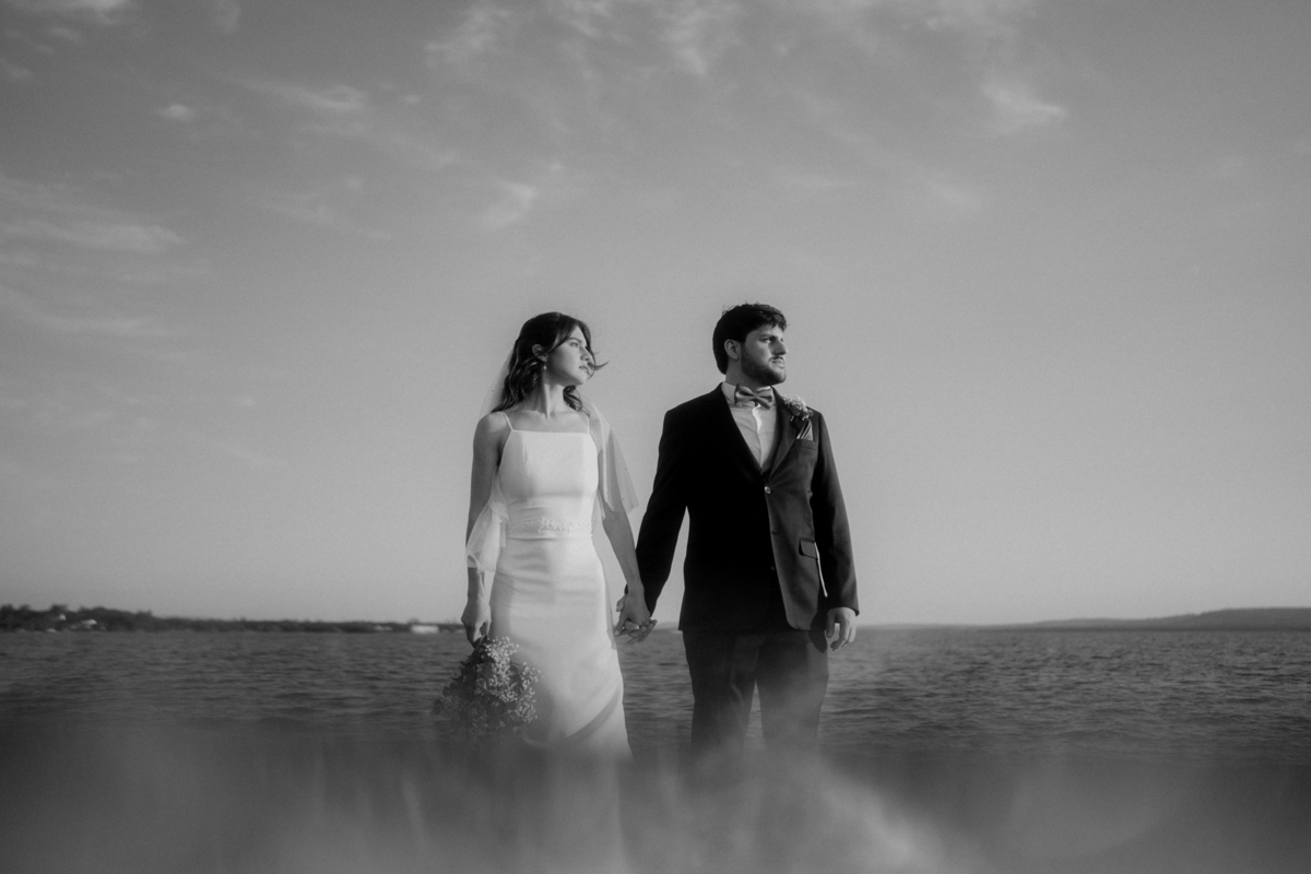 Fotografía de bodas. Bodas frente al lago Ypacarai. Fotógrafo de bodas. Boda en San Bernardino. Club Náutico. Paraguay.