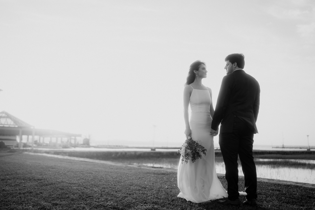 Fotografía de bodas. Bodas frente al lago Ypacarai. Fotógrafo de bodas. Boda en San Bernardino. Club Náutico. Paraguay.
