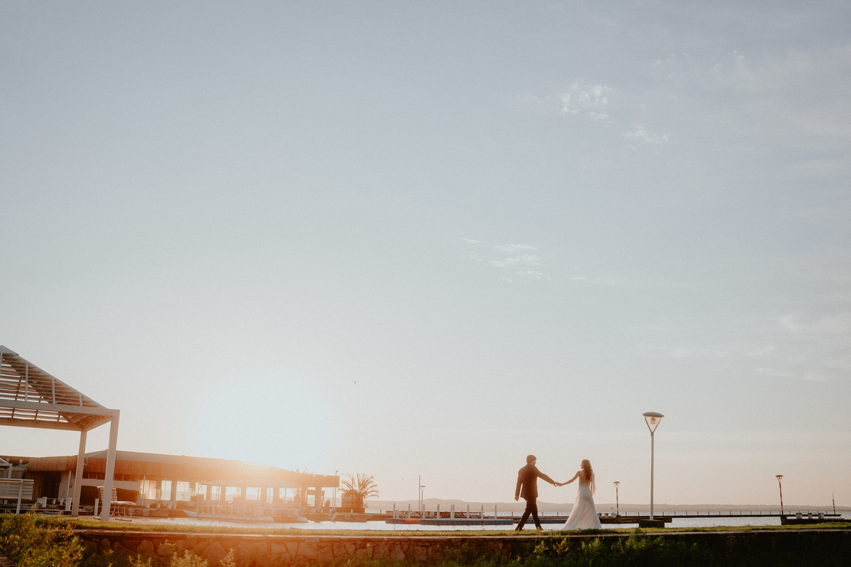 Fotografía de bodas. Bodas frente al lago Ypacarai. Fotógrafo de bodas. Boda en San Bernardino. Club Náutico. Paraguay.