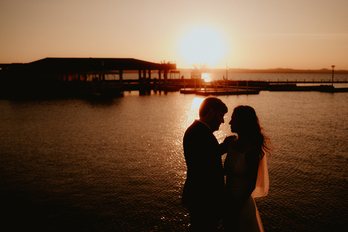 Fotografía de bodas. Bodas frente al lago Ypacarai. Fotógrafo de bodas. Boda en San Bernardino. Club Náutico. Paraguay.