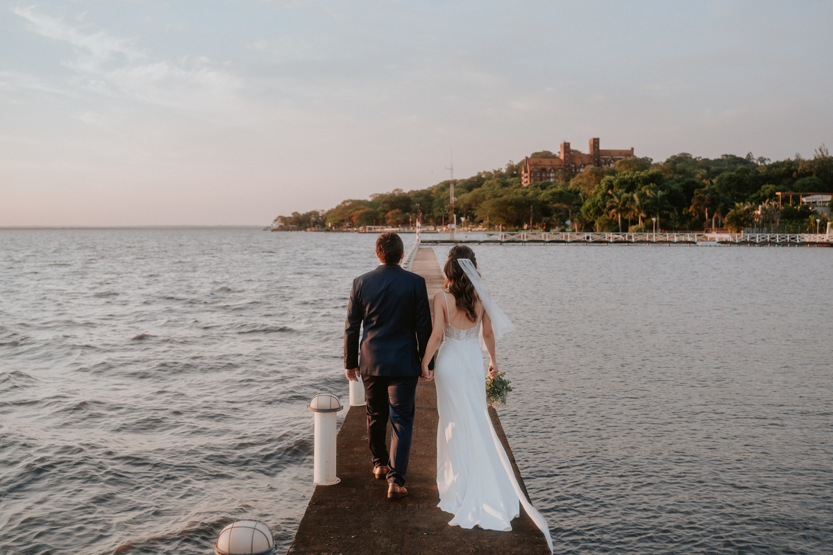 Fotografía de bodas. Bodas frente al lago Ypacarai. Fotógrafo de bodas. Boda en San Bernardino. Club Náutico. Paraguay.
