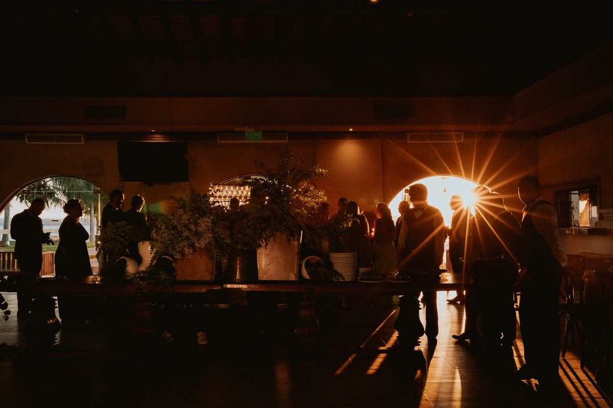 Fotografía de bodas. Bodas frente al lago Ypacarai. Fotógrafo de bodas. Boda en San Bernardino. Club Náutico. Paraguay.