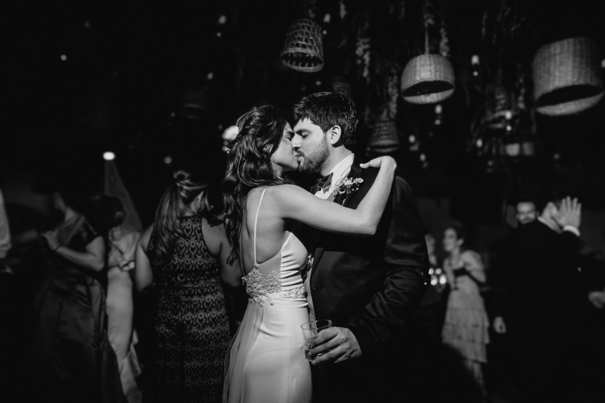 Fotografía de bodas. Bodas frente al lago Ypacarai. Fotógrafo de bodas. Boda en San Bernardino. Club Náutico. Paraguay.