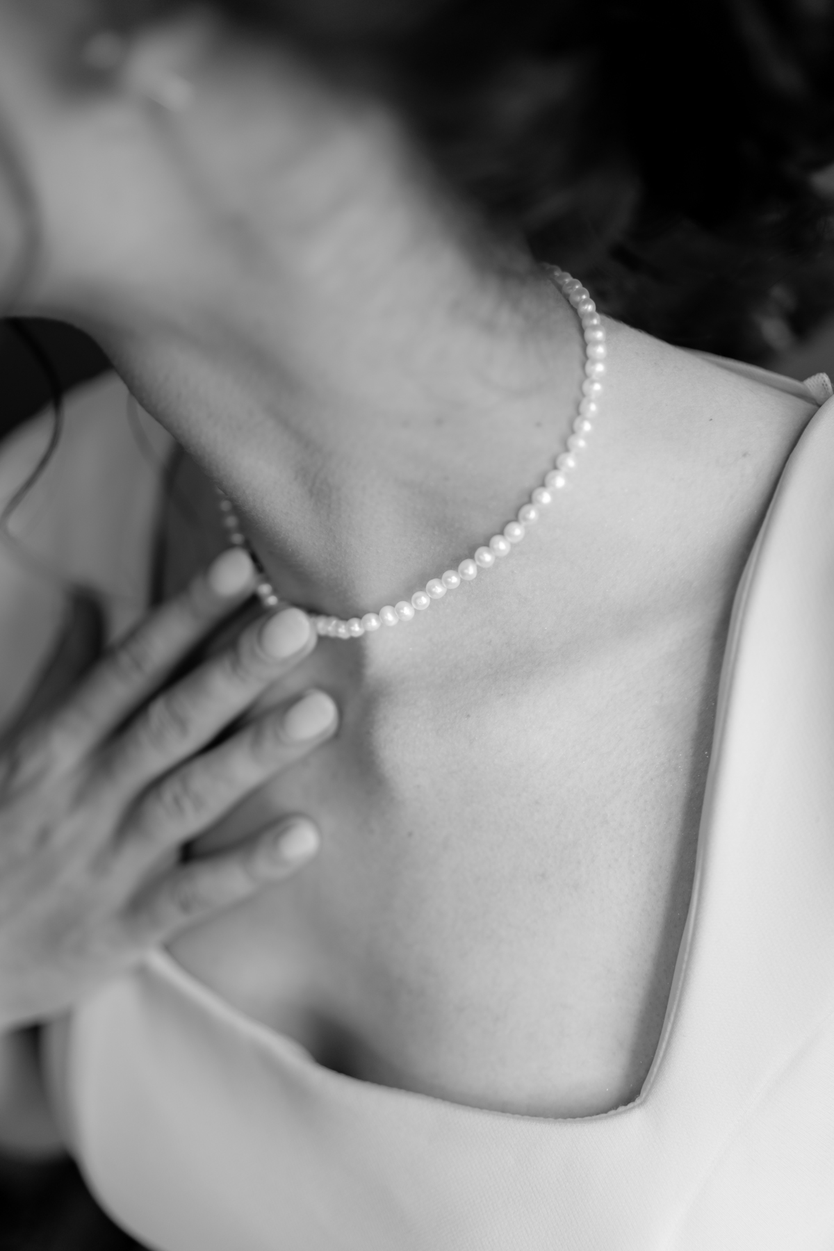 Fotografía de bodas. previa de la novia en su Boda en Castillo de Remanso, Paraguay
David Alvarado Fotografía