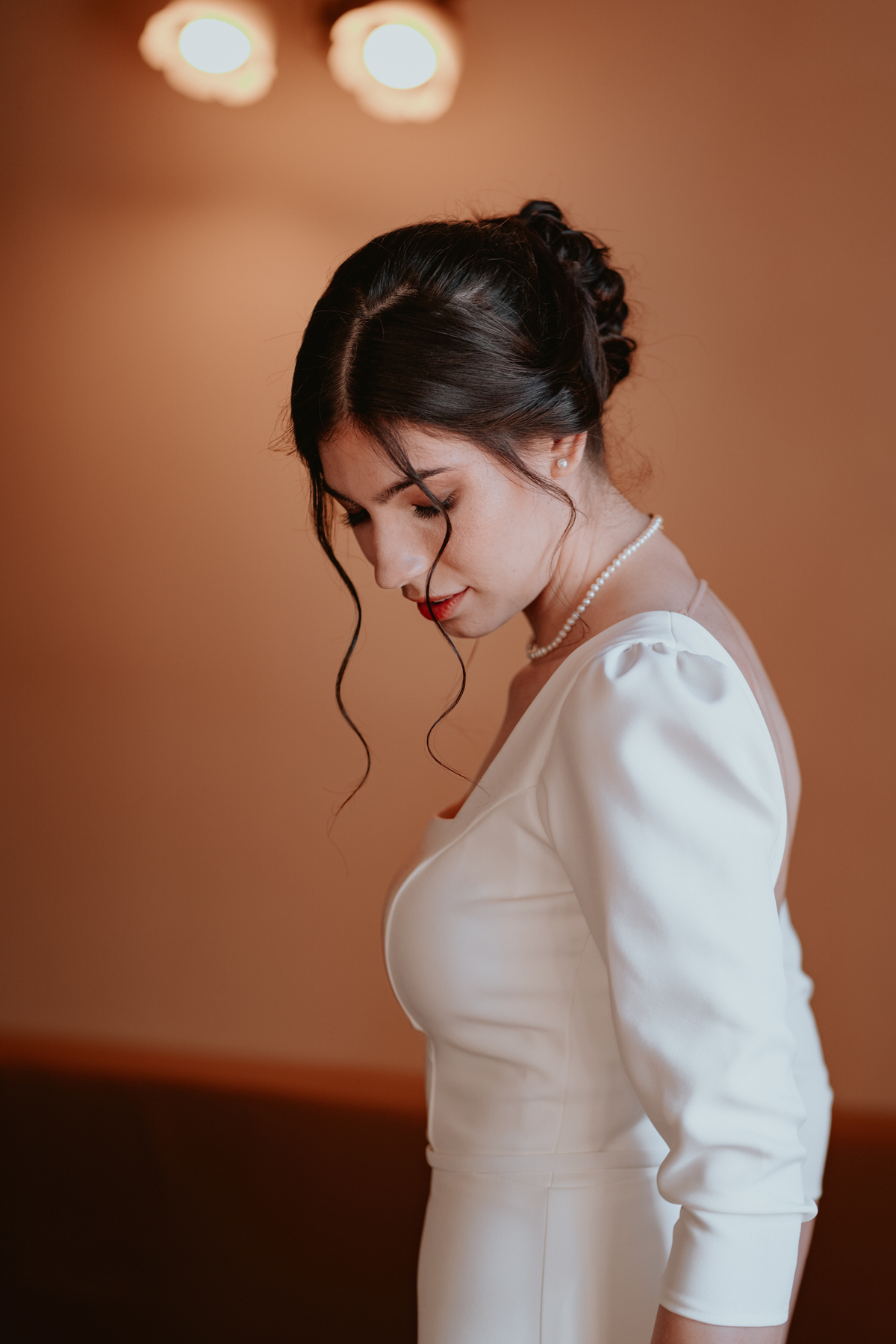 Fotografía de bodas. previa de la novia en su Boda en Castillo de Remanso, Paraguay
David Alvarado Fotografía