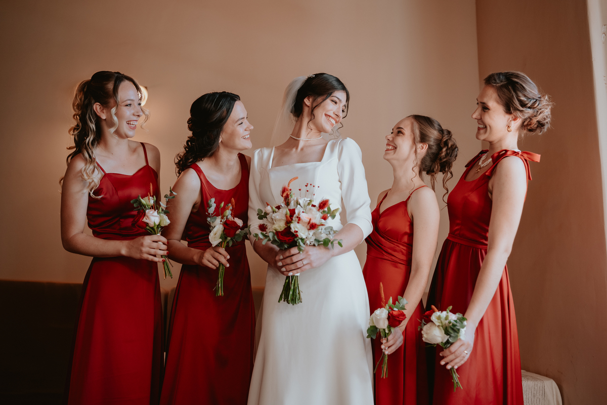 Fotografía de bodas. previa de la novia en su Boda en Castillo de Remanso, Paraguay
David Alvarado Fotografía