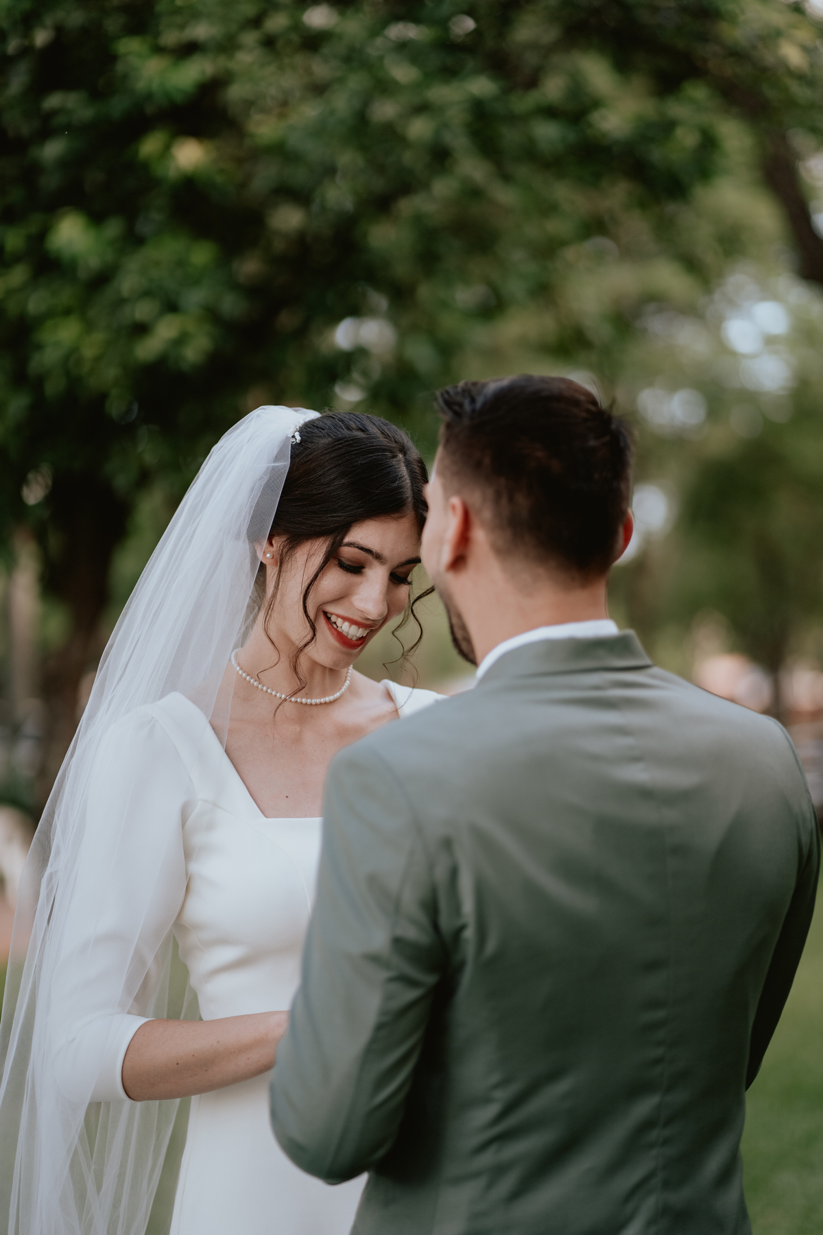 Fotografía de bodas. First look Boda en Castillo de Remanso, Paraguay.
David Alvarado Fotografía