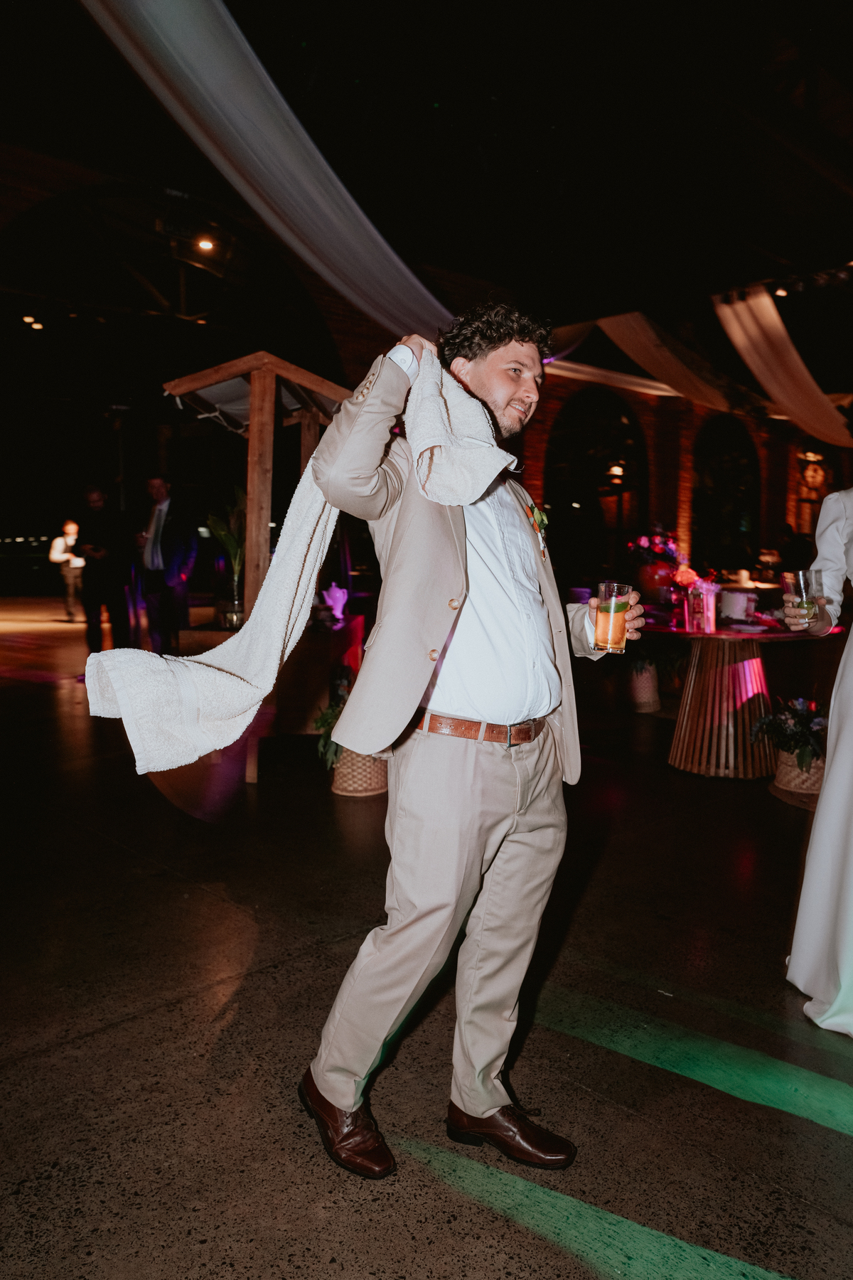 Fotografía de bodas. Fotógrafo de bodas. Boda en Castillo de Remanso, Paraguay.
David Alvarado Fotografía