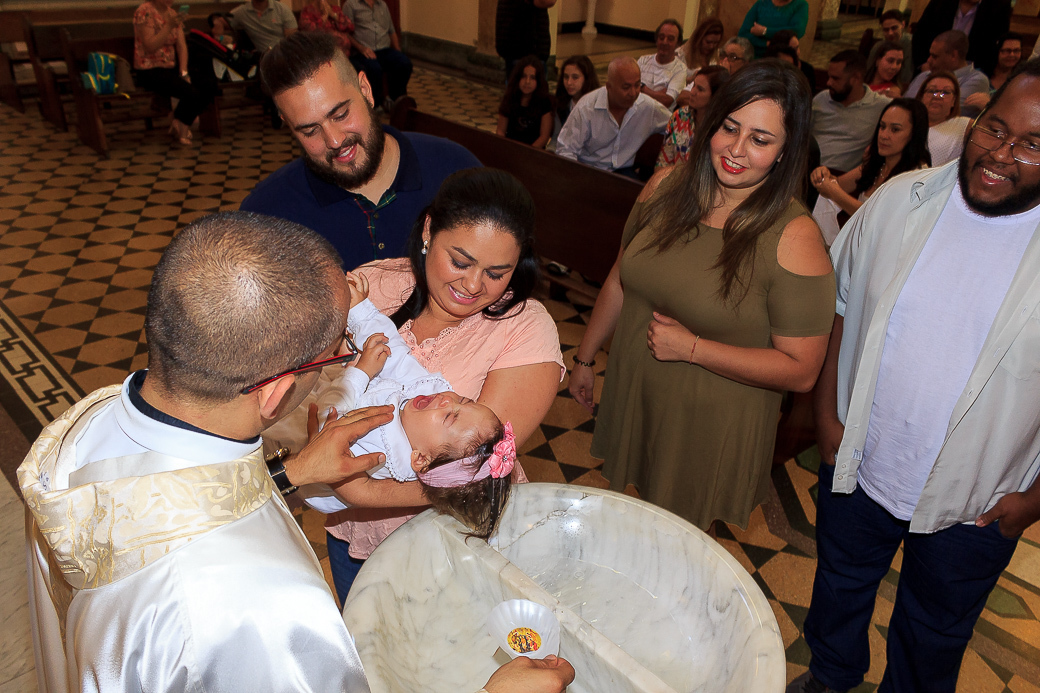 batizado igreja pompeia bebe chorando