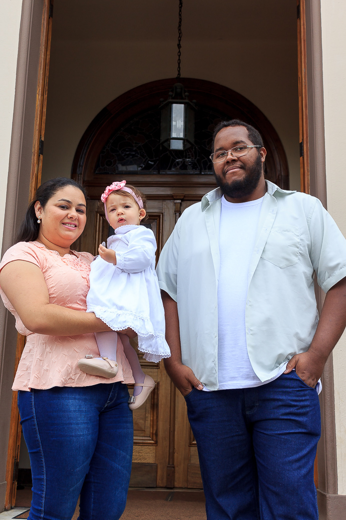batizado padrinho porta da igreja