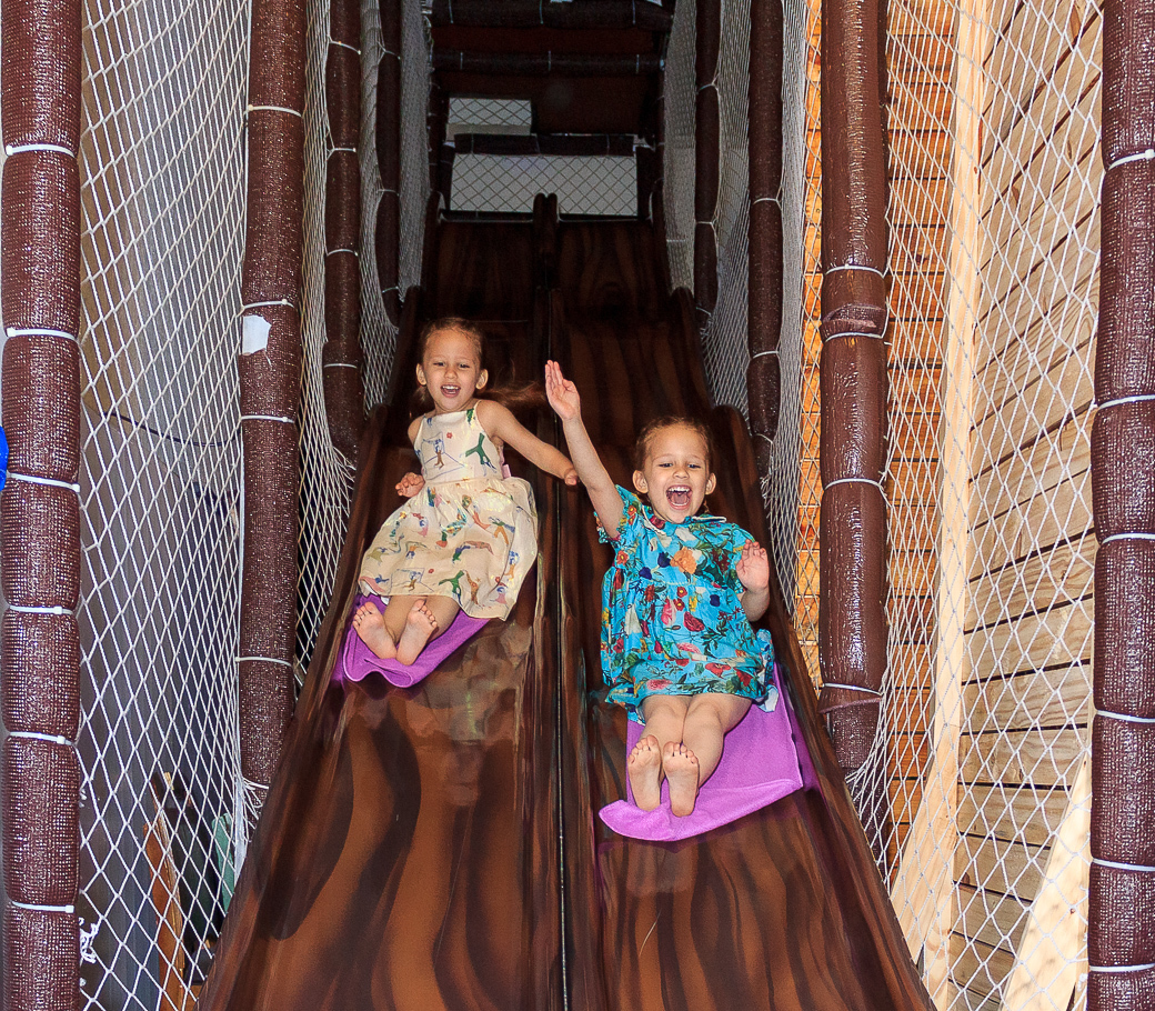 fotografia festa infantil escorregando tobogã