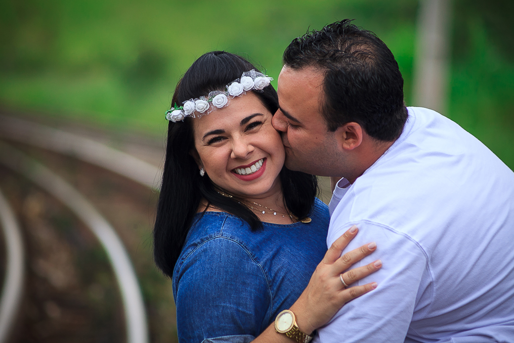 São Roque ensaio casal beijo no rosto