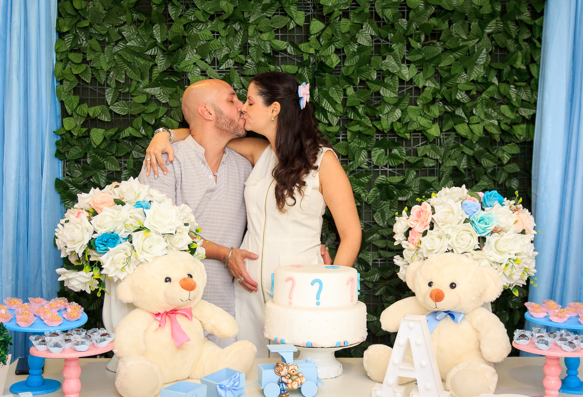 Chá Revelação casal mesa urso