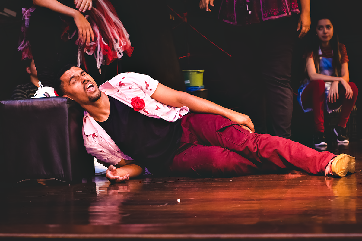 Quase morto teatro Araraquara. 