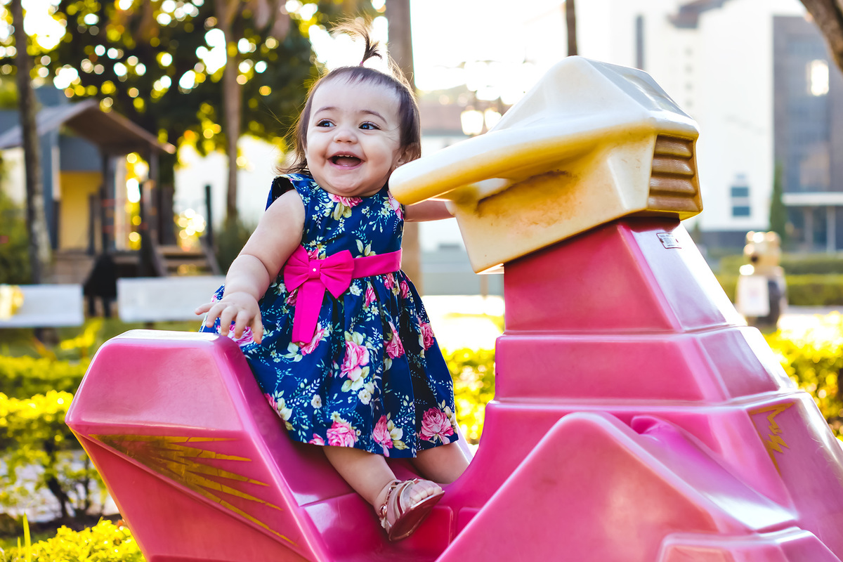 ensaio infantil com motoca, motoca no parque, diversão ensaio infantil, o melhor book em externa de criança em Araraquara, 