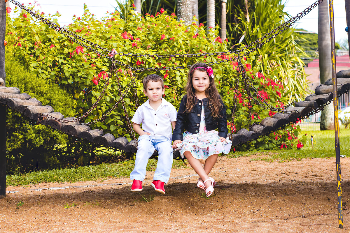 ensaio infantil, book infantil, ensaio Araraquara, book Araraquara, criança no balanço Araraquara, fotografia infantil, criança na ponte
