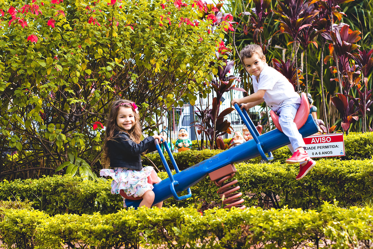 ensaio infantil, book infantil, ensaio Araraquara, book Araraquara, criança no balanço Araraquara, fotografia infantil, brincando de balanço 