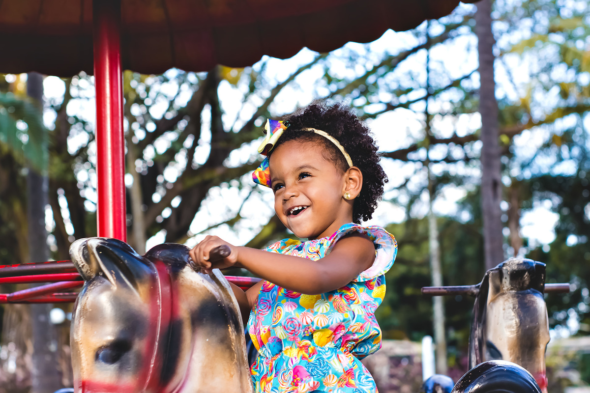 fotografia de crianças em Araraquara, fotografia infantil, ensaio com  crianças, ensaio fotográfico no parque, book fotográfico infantil, 