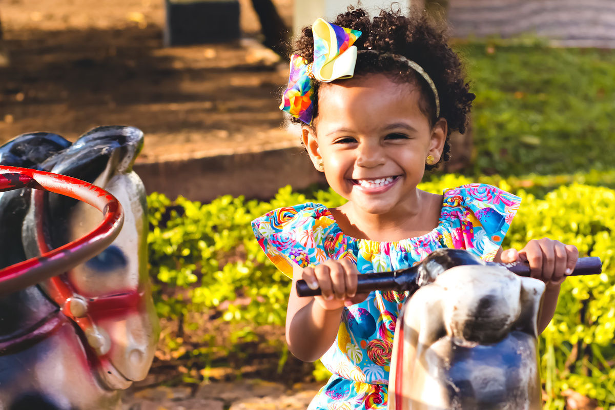 fotografia de crianças em Araraquara, fotografia infantil, ensaio com  crianças, ensaio fotográfico no parque, book fotográfico infantil, 