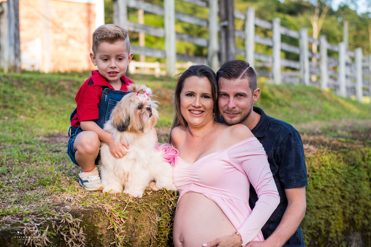 familia completa ensaio com pet gestante