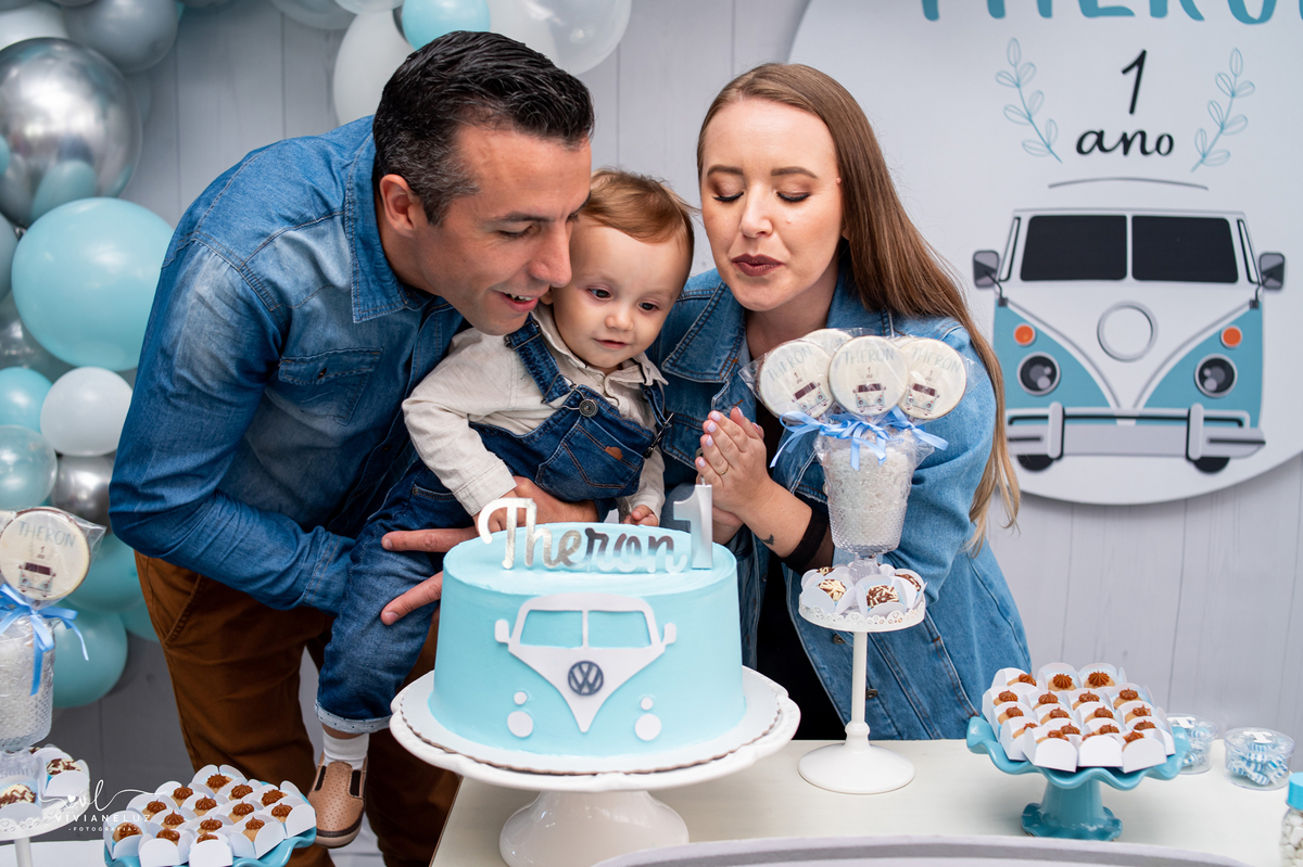 aniversario de 1 aninho Theron em jaragua do sul decoradora casa de festas abracadabra decoração kombi fotografa infantil