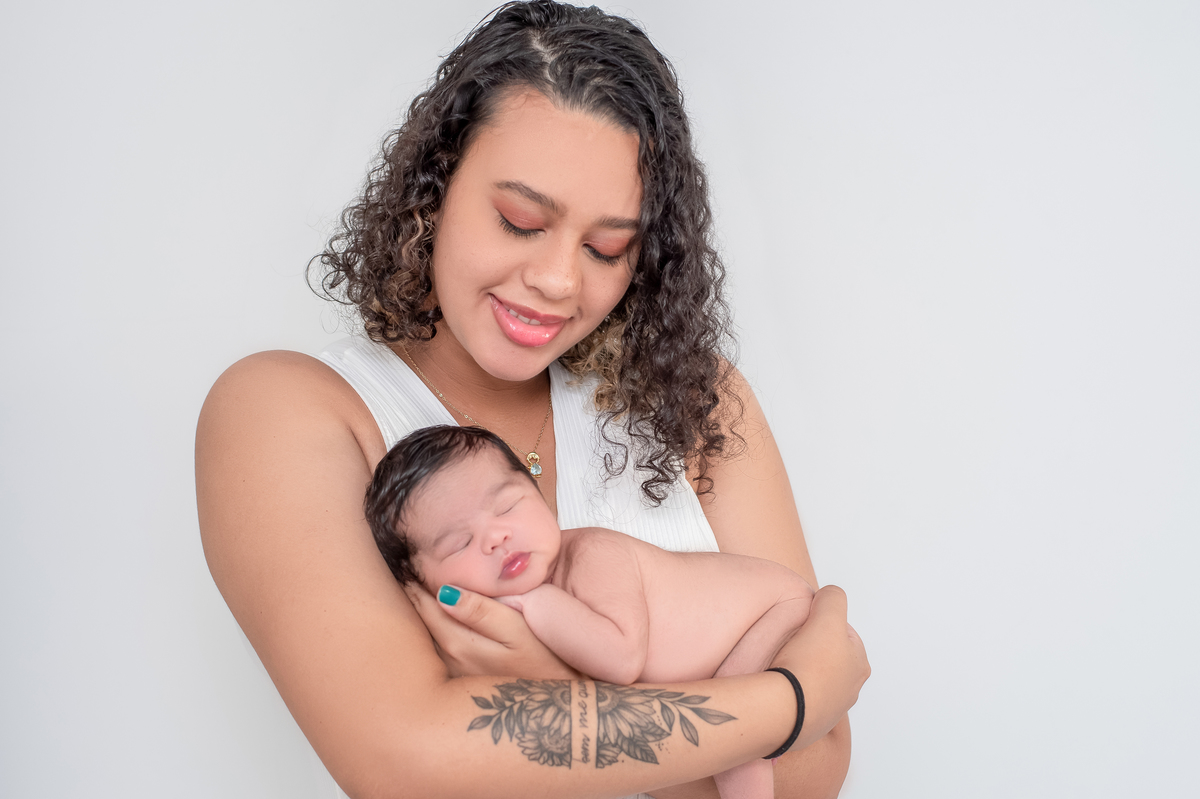 foto com mae no newborn