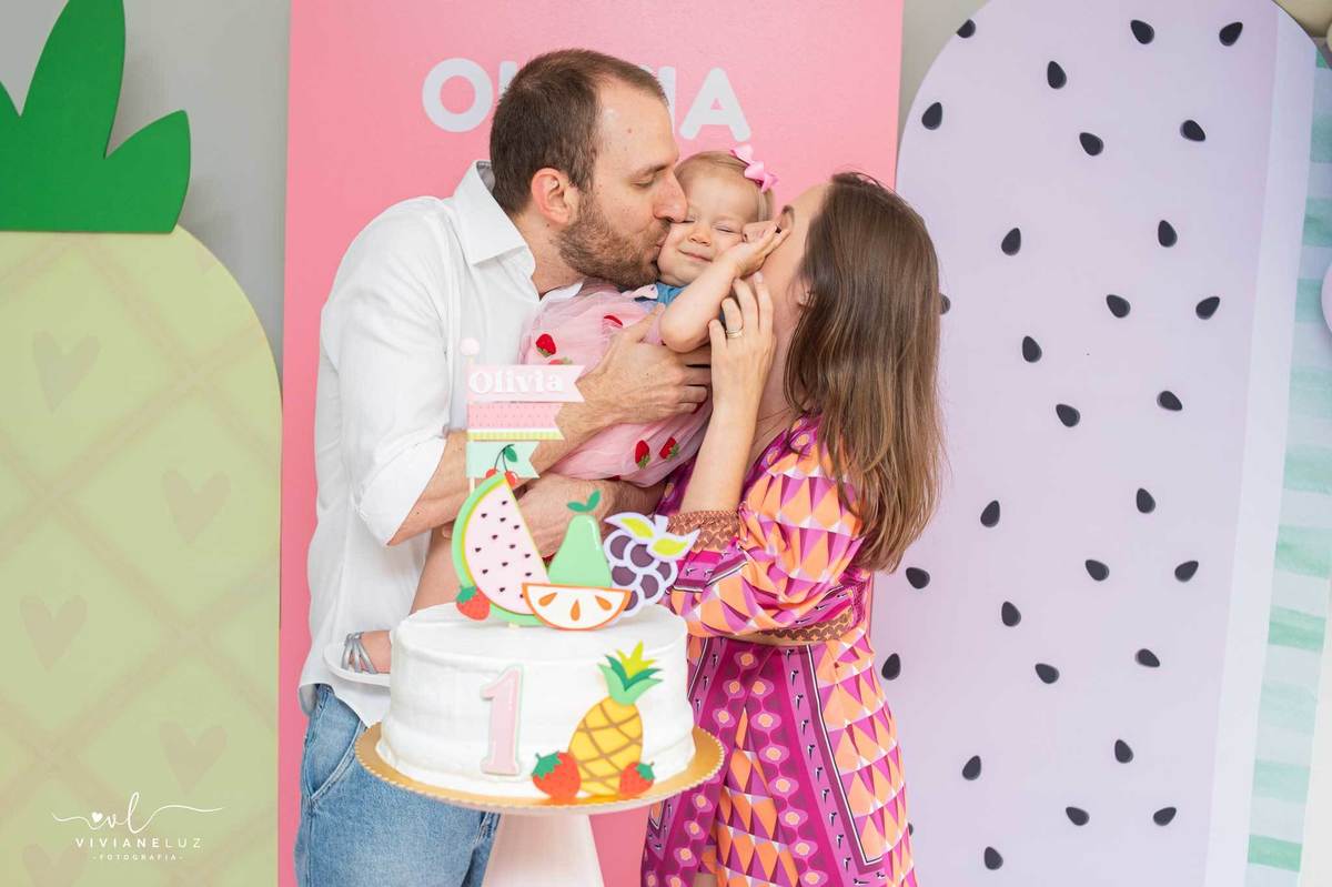 esmagando a aniversariante