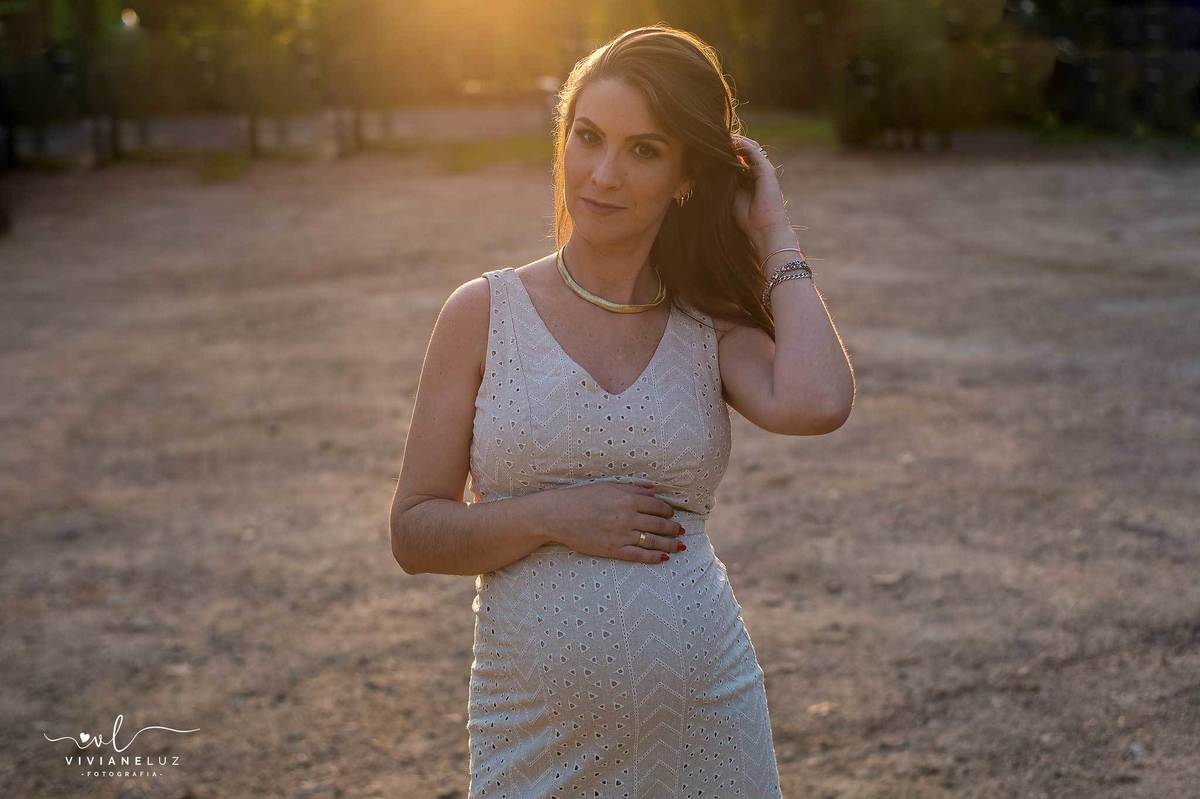 foto contra luz com luz de recorte no amanhacer