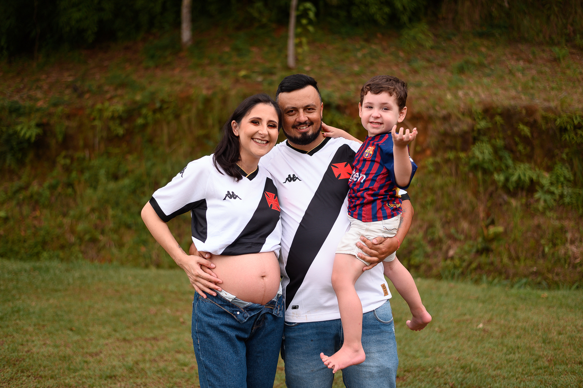 ensaio gestante com camisa de time de futebol